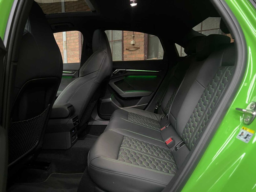 Audi RS3 Limousine 2.5 TFSI Quattro 400PS 2023, NL Nummernschild (WERKSGARANTIE)