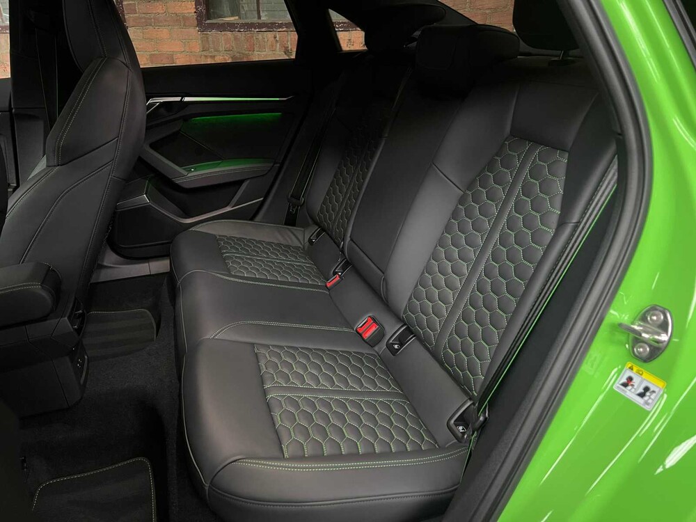 Audi RS3 Limousine 2.5 TFSI Quattro 400PS 2023, NL Nummernschild (WERKSGARANTIE)