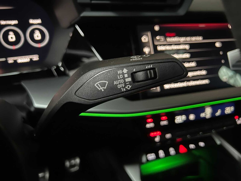 Audi RS3 Limousine 2.5 TFSI Quattro 400PS 2023, NL Nummernschild (WERKSGARANTIE)