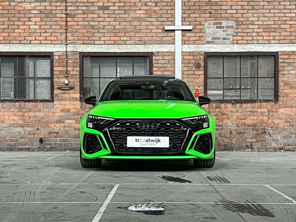 Audi RS3 Limousine 2.5 TFSI Quattro 400PS 2023, NL Nummernschild (WERKSGARANTIE)