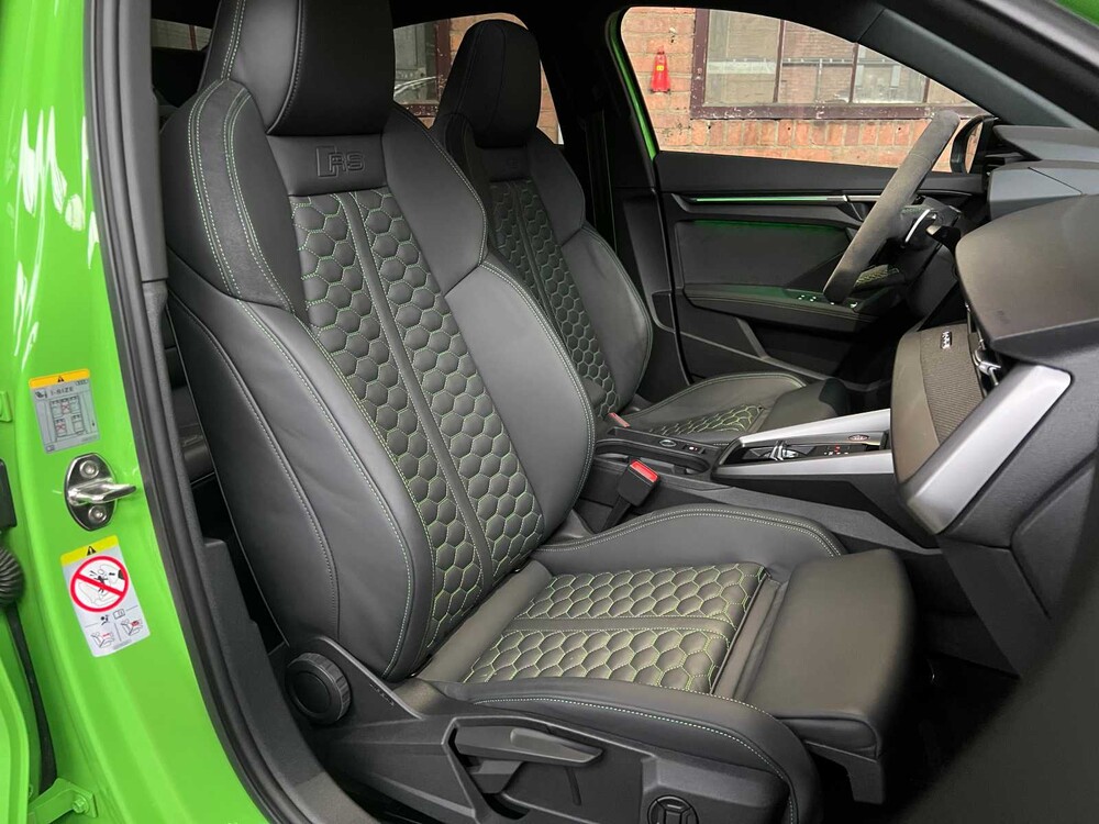 Audi RS3 Limousine 2.5 TFSI Quattro 400PS 2023, NL Nummernschild (WERKSGARANTIE)