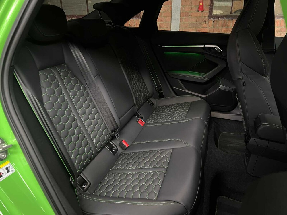 Audi RS3 Limousine 2.5 TFSI Quattro 400PS 2023, NL Nummernschild (WERKSGARANTIE)