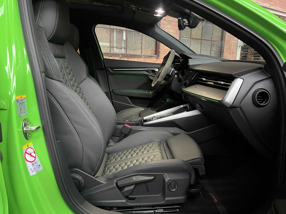 Audi RS3 Limousine 2.5 TFSI Quattro 400PS 2023, NL Nummernschild (WERKSGARANTIE)