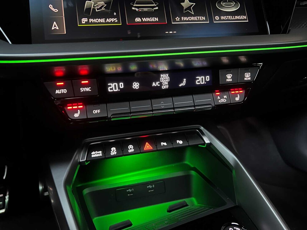 Audi RS3 Limousine 2.5 TFSI Quattro 400PS 2023, NL Nummernschild (WERKSGARANTIE)