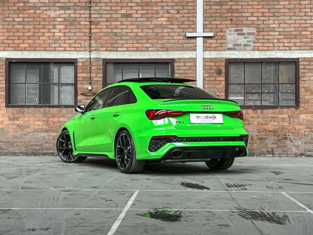 Audi RS3 Limousine 2.5 TFSI Quattro 400PS 2023, NL Nummernschild (WERKSGARANTIE)