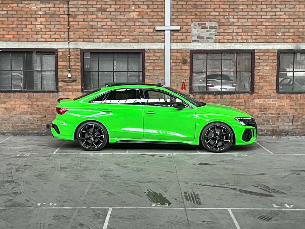 Audi RS3 Limousine 2.5 TFSI Quattro 400PS 2023, NL Nummernschild (WERKSGARANTIE)