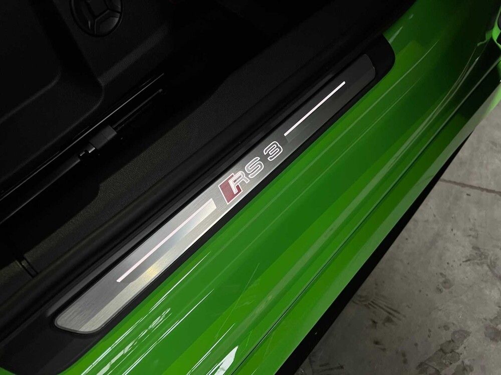Audi RS3 Limousine 2.5 TFSI Quattro 400PS 2023, NL Nummernschild (WERKSGARANTIE)