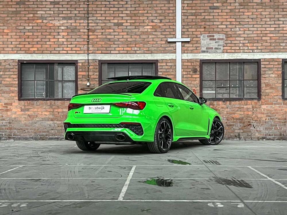 Audi RS3 Limousine 2.5 TFSI Quattro 400PS 2023, NL Nummernschild (WERKSGARANTIE)