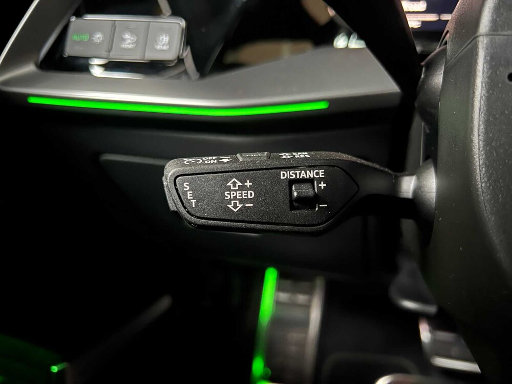 Audi RS3 Limousine 2.5 TFSI Quattro 400PS 2023, NL Nummernschild (WERKSGARANTIE)