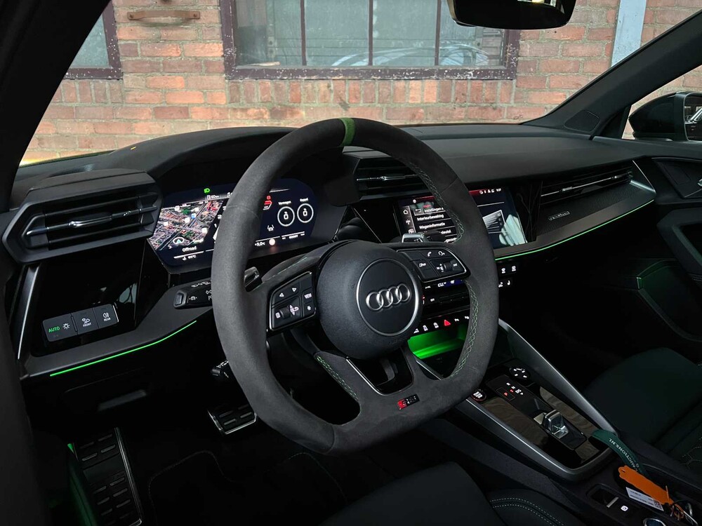 Audi RS3 Limousine 2.5 TFSI Quattro 400PS 2023, NL Nummernschild (WERKSGARANTIE)