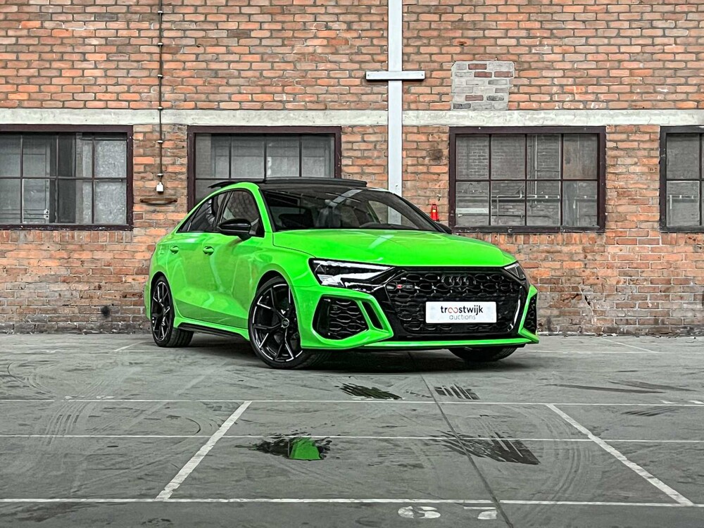 Audi RS3 Limousine 2.5 TFSI Quattro 400PS 2023, NL Nummernschild (WERKSGARANTIE)