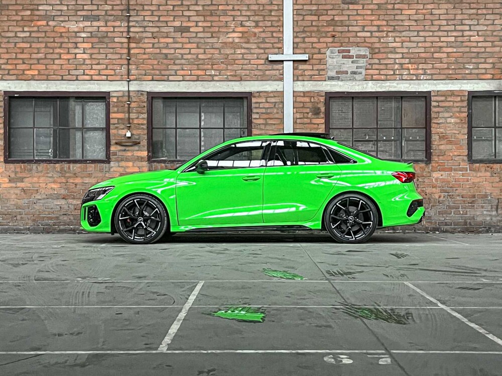 Audi RS3 Limousine 2.5 TFSI Quattro 400PS 2023, NL Nummernschild (WERKSGARANTIE)