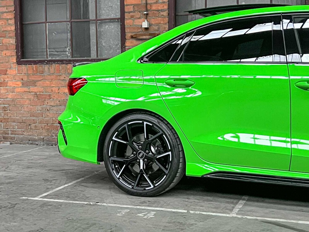 Audi RS3 Limousine 2.5 TFSI Quattro 400PS 2023, NL Nummernschild (WERKSGARANTIE)