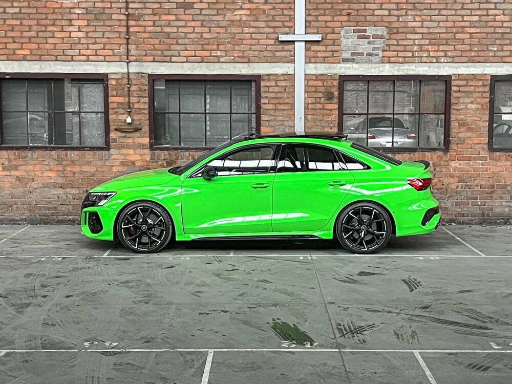 Audi RS3 Limousine 2.5 TFSI Quattro 400PS 2023, NL Nummernschild (WERKSGARANTIE)