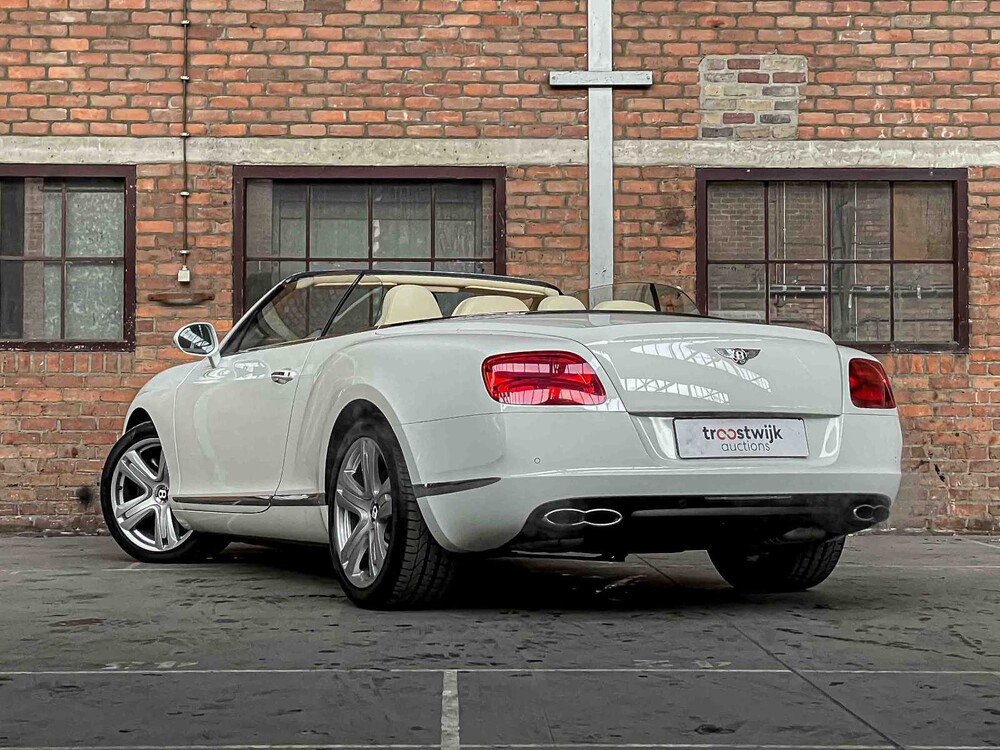 Bentley Continental GTC 4.0 V8 50PS 2012 (8-Gang)