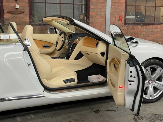 Bentley Continental GTC 4.0 V8 50pk 2012 (8-speed)