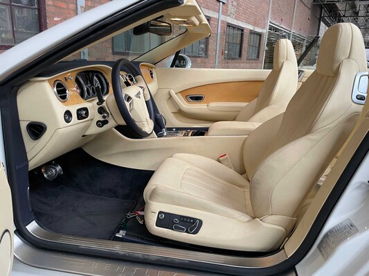 Bentley Continental GTC 4.0 V8 50pk 2012 (8-speed)