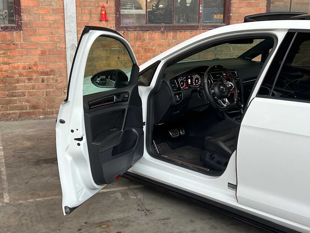 Volkswagen Golf GTI VIII 2.0 TSI 320PS 2015, H-108-FJ