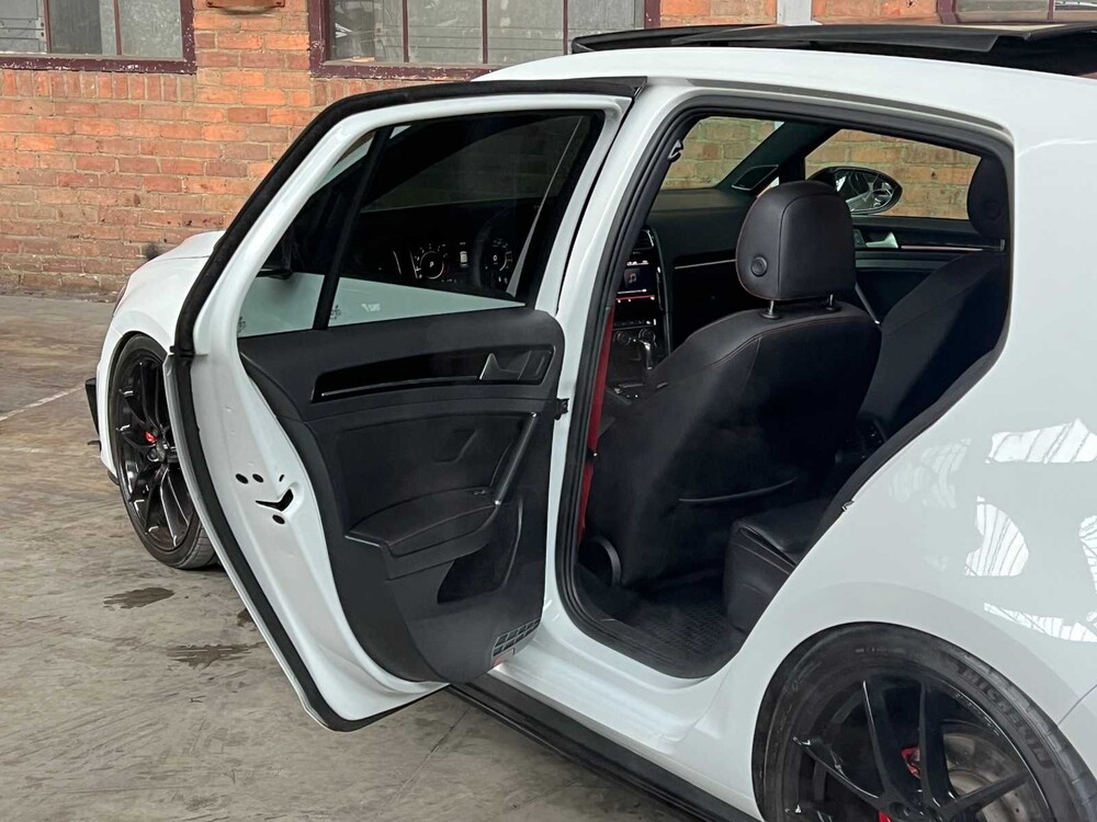 Volkswagen Golf GTI VIII 2.0 TSI 320PS 2015, H-108-FJ