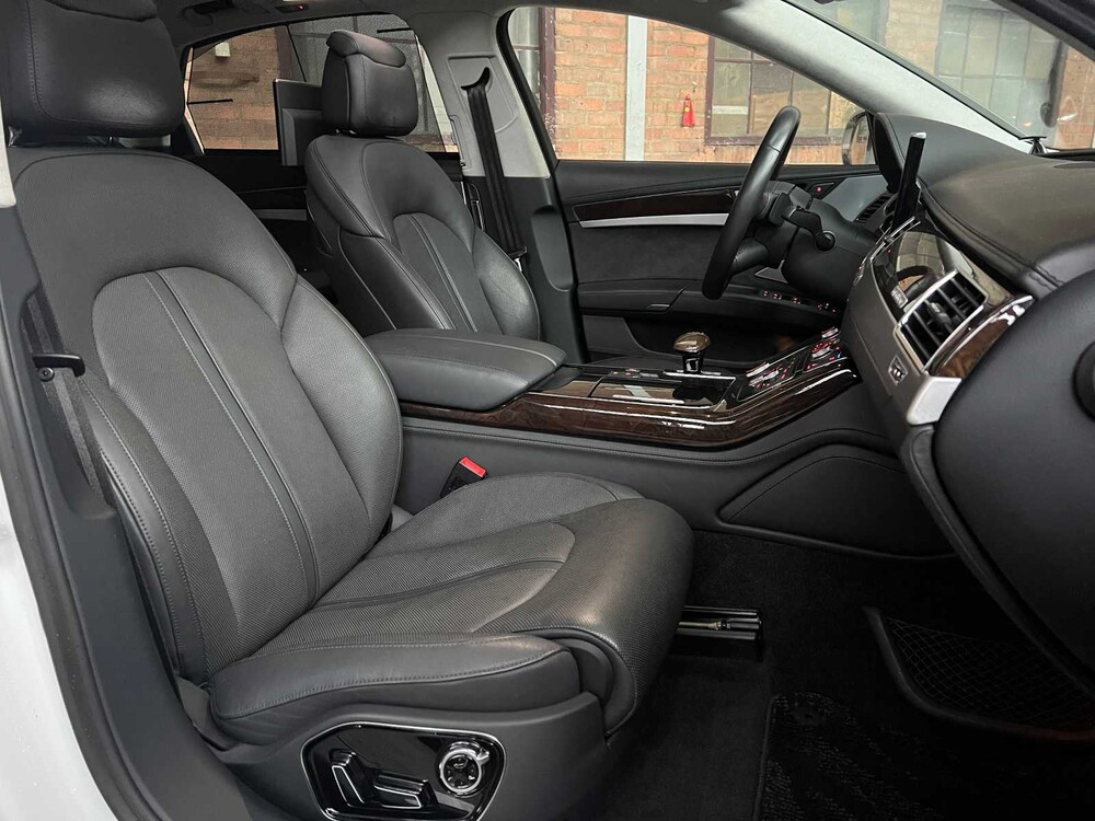 Audi A8 lang 6.3 W12 Quattro 500PS 2013