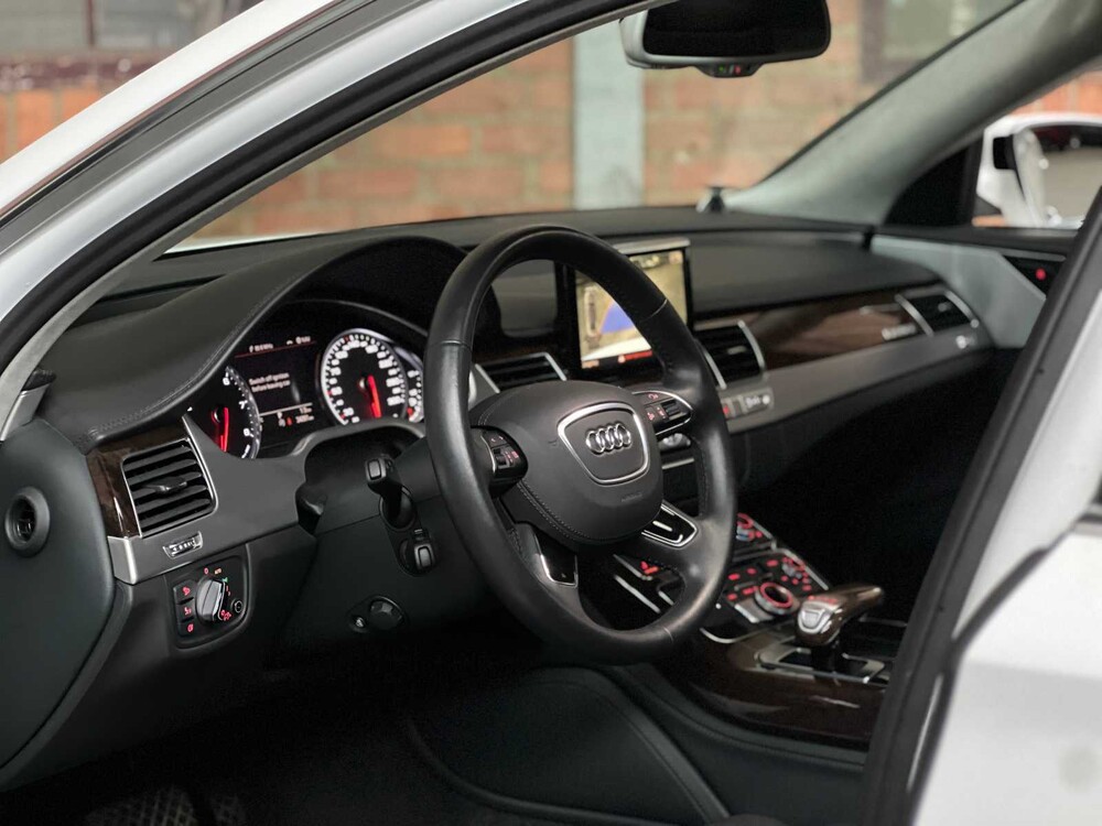 Audi A8 lang 6.3 W12 Quattro 500PS 2013