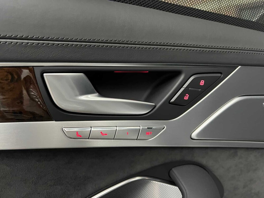 Audi A8 lang 6.3 W12 Quattro 500PS 2013