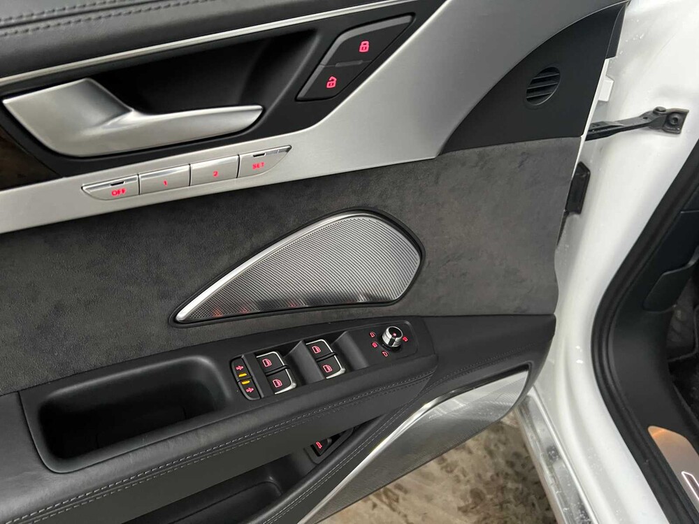 Audi A8 lang 6.3 W12 Quattro 500PS 2013