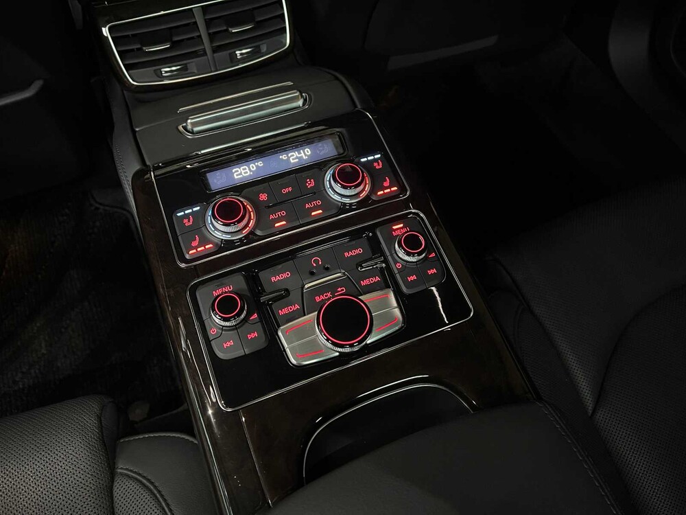 Audi A8 lang 6.3 W12 Quattro 500PS 2013