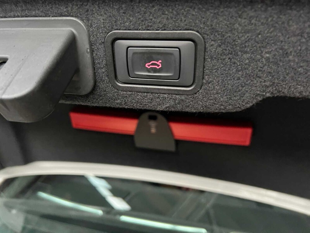 Audi A8 lang 6.3 W12 Quattro 500PS 2013