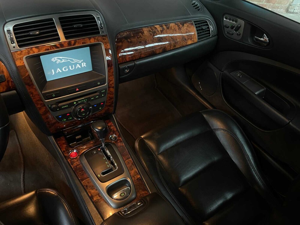 Jaguar XK 4.2 V8 Coupé 298PS 2007, 98-ZH-VD