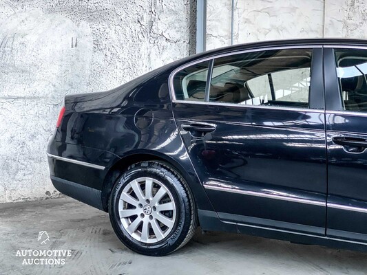 Volkswagen Passat 2.0 FSI Comfortline 150hp 2008 ORIG-NL, 92-ZF-HS