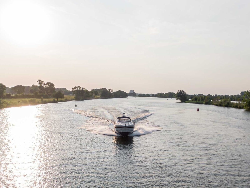 Pershing PERSHING 45 1220hp 2x V12 High-Performance Yacht