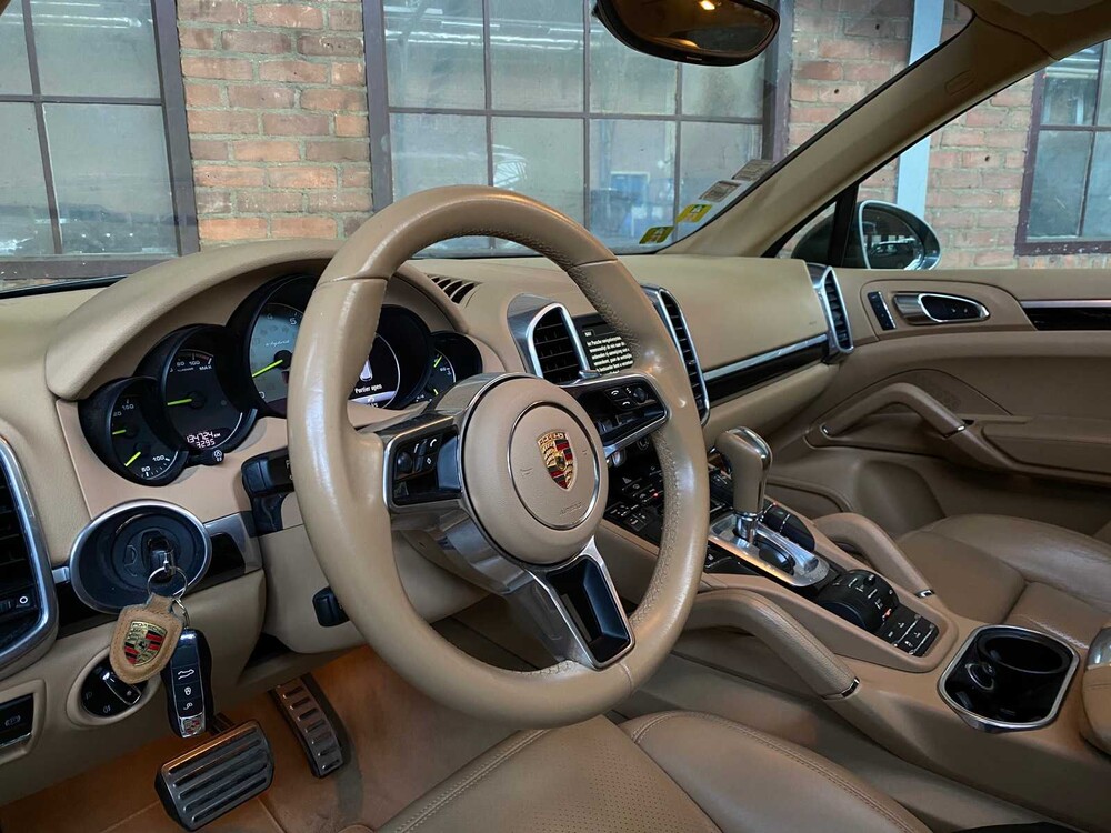 Porsche Cayenne S E-Hybrid 3.0 V6 416PS Plug-In FACELIFT 2015 ORIG-GB, 3-ZHG-85