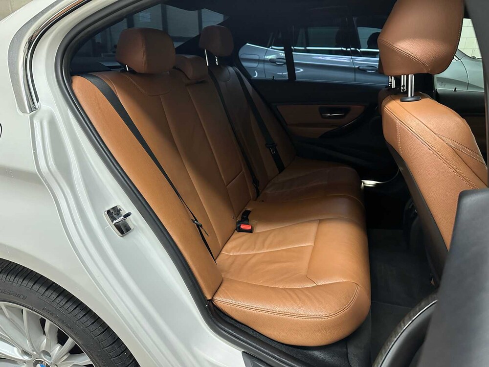 BMW 320i High Executive 184hp 2012 F30 3-Series (ORIGINAL-UK), 97-TSH-3