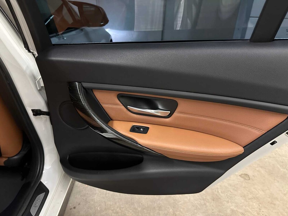 BMW 320i High Executive 184hp 2012 F30 3-Series (ORIGINAL-UK), 97-TSH-3