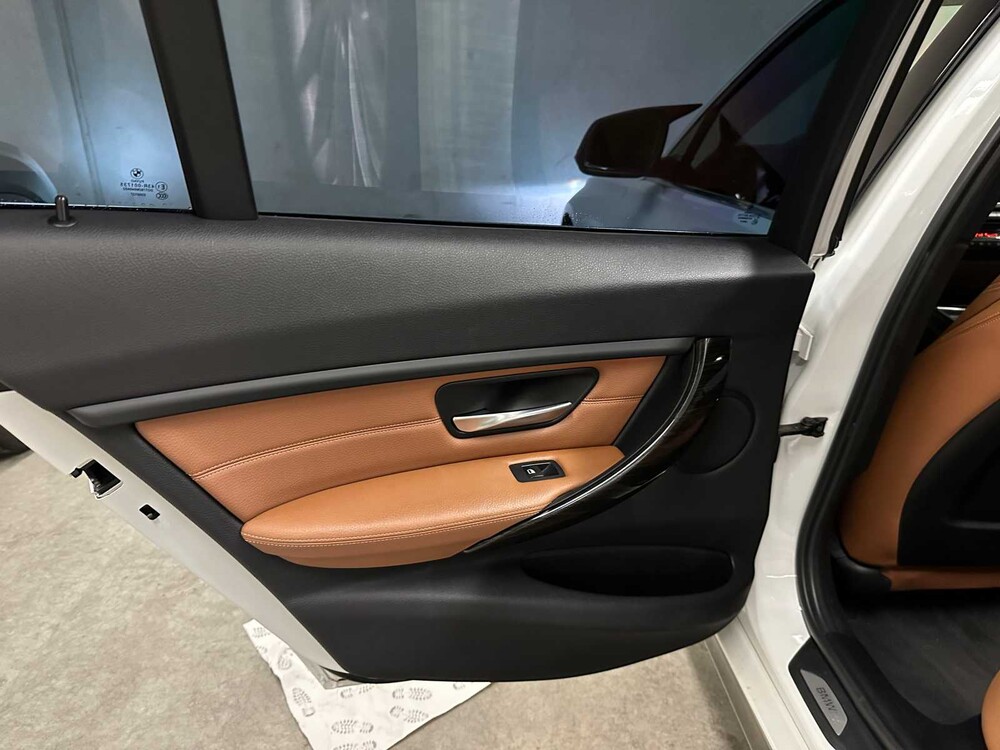 BMW 320i High Executive 184hp 2012 F30 3-Series (ORIGINAL-UK), 97-TSH-3