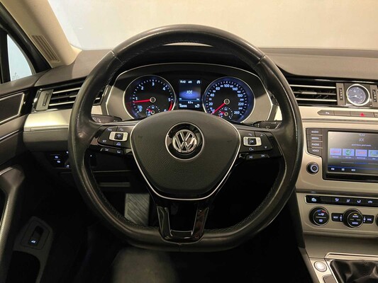 Volkswagen Passat Variant 1.6 TDI Connected Series Plus 120pk 2017, L-560-SZ