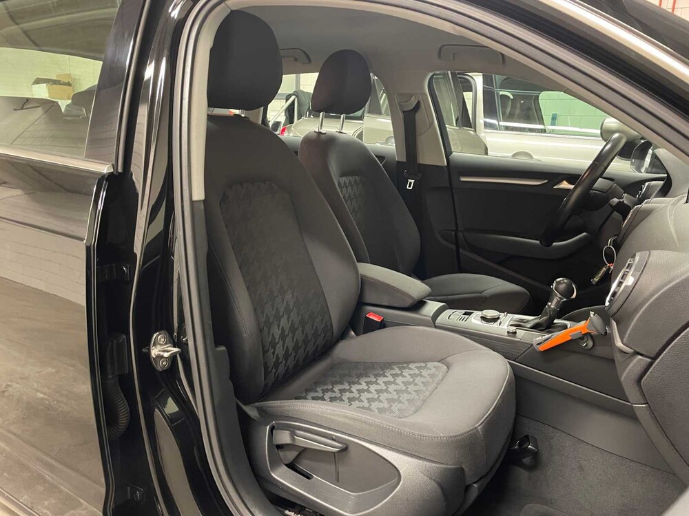 Audi A3 Sportback 1.4 TFSI S-Tronic CoD Attraction Pro Line 150PS 2015 ORIG-GB, 2-ZRG-24