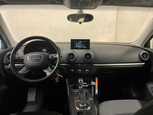 Audi A3 Sportback 1.4 TFSI S-Tronic CoD Attraction Pro Line 150PS 2015 ORIG-GB, 2-ZRG-24