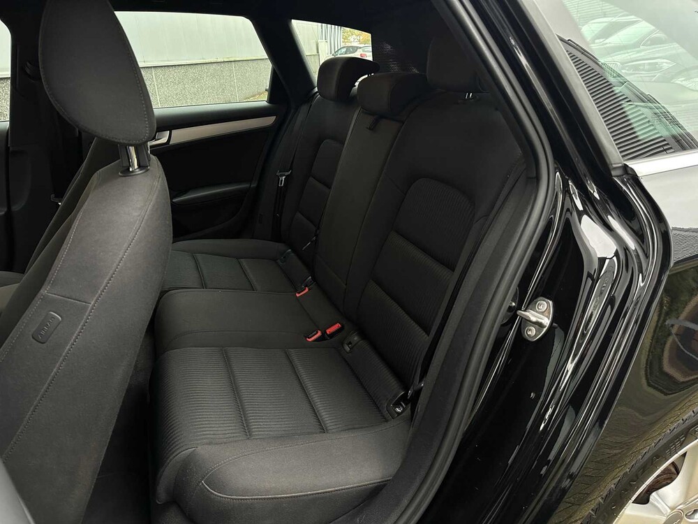 Audi A4 Avant 2.0 TDI Ultra Advance 136PS 2015 -orig. NL-, HL-711-X