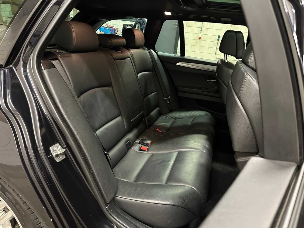 BMW 535i Touring M-Sport High Executive 306hp 2011 5 Series, 2-XVX-07