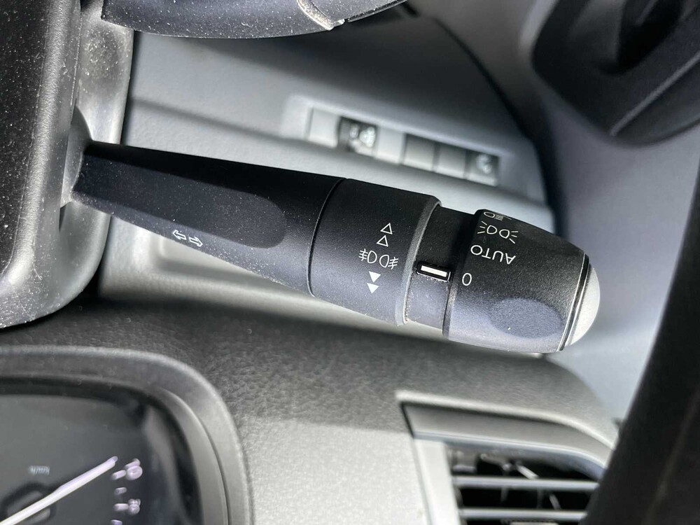 Peugeot Export 226S 1.6 Blue HDI 95 Premium 95hp 2017 Commercial Vehicle (ORIGINAL-GB), V-510-HH