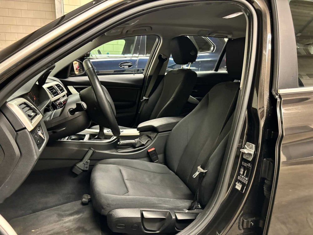 BMW 318i Touring Centennial Executive 136hp 2017 3-Series (ORIGINAL-NL), KZ-621-P