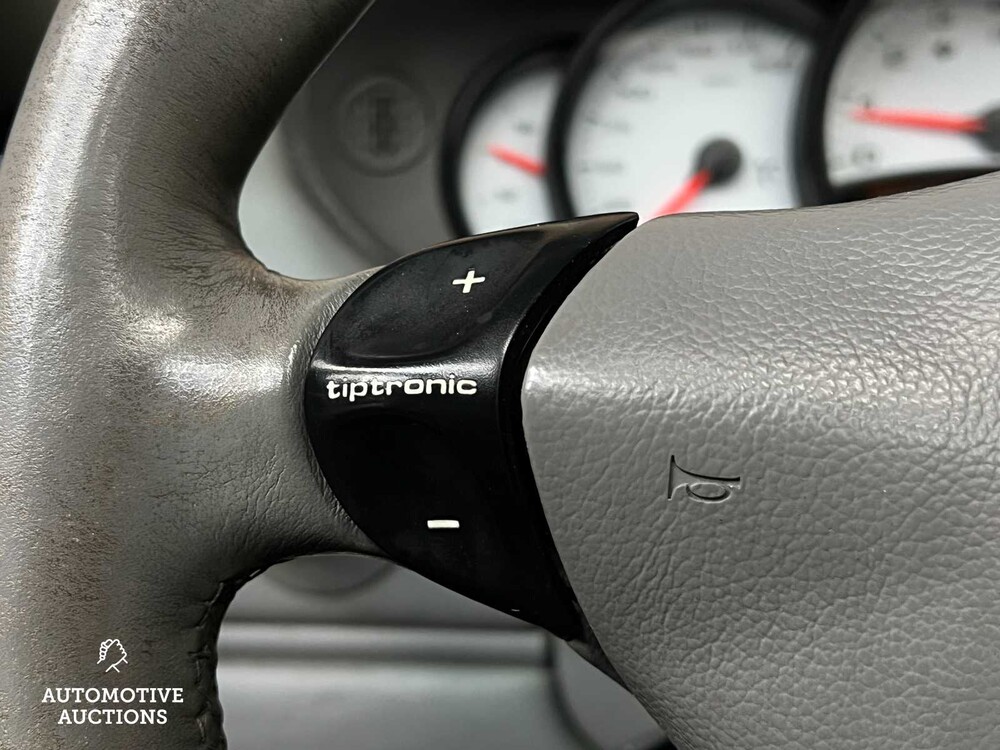 Porsche 911 996 Carrera 4 convertible 3.6 320hp 2002 Youngtimer