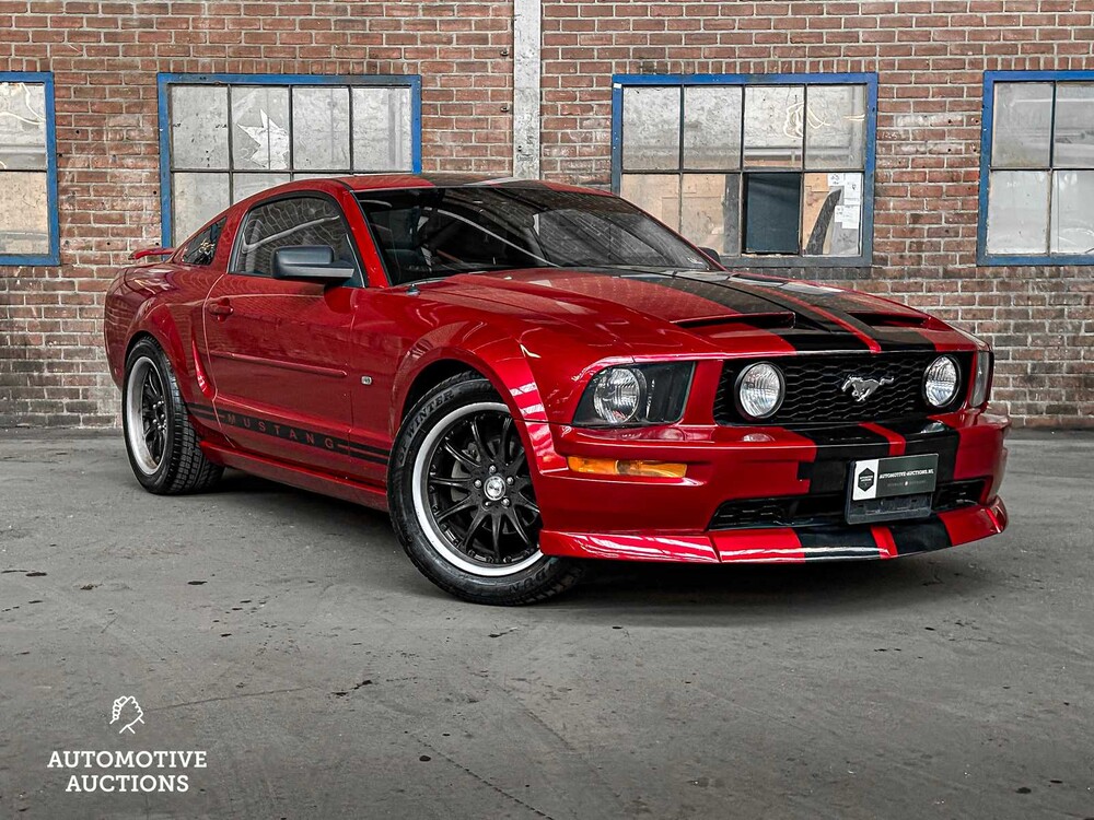 Ford Mustang Coupe 4.0 V6 Deluxe 212hp 2005 -Youngtimer-