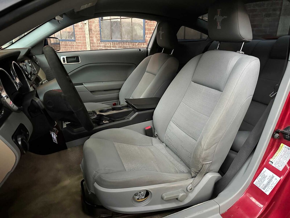 Ford Mustang Coupe 4.0 V6 Deluxe 212hp 2005 -Youngtimer-