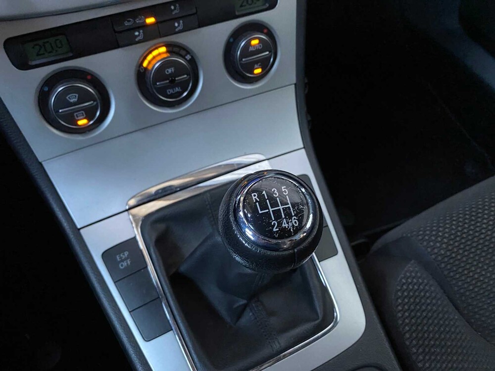 Volkswagen Passat 2.0 FSI Comfortline 150hp 2008 ORIG-NL, 92-ZF-HS