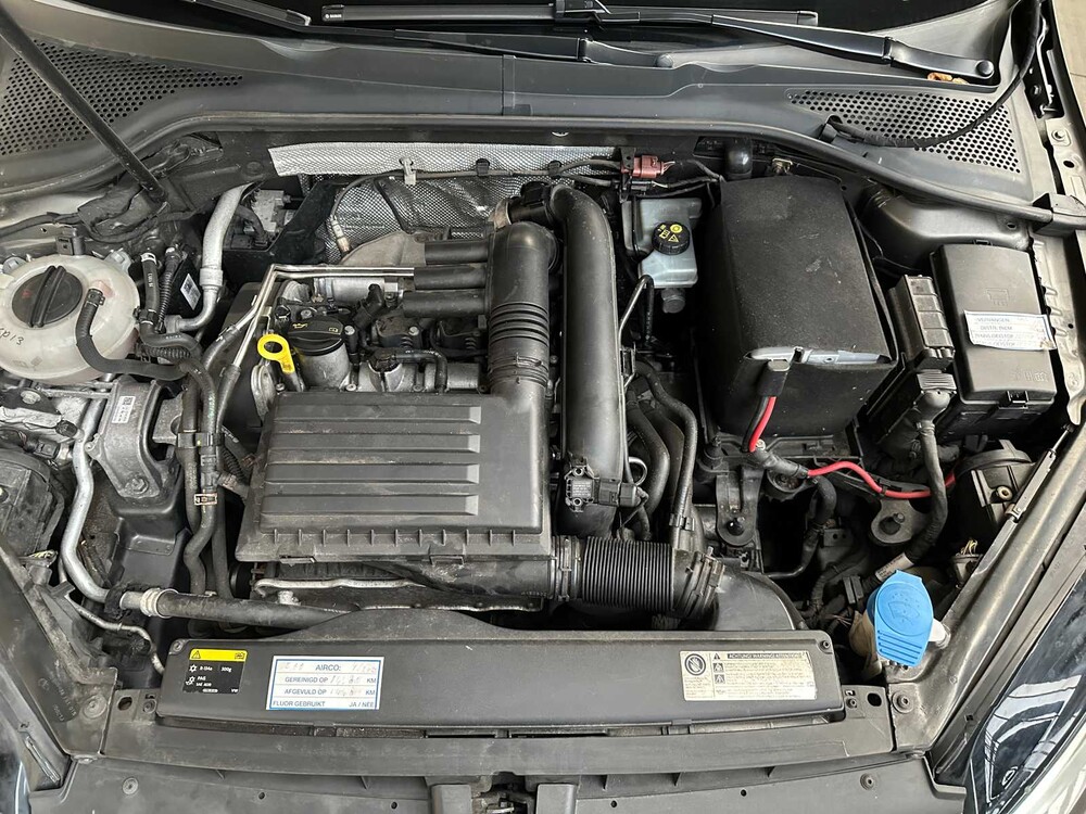 Volkswagen Golf 1.2 TSI Highline 105hp 2013 ORIG NL, 4-KTL-21