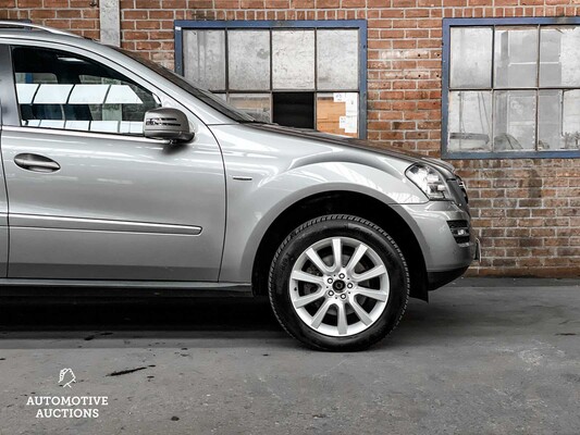 Mercedes-Benz ML350 3.5 V6 Edition 125 272PS 2011 M-Klasse -Orig. NL-, 03-PBK-5