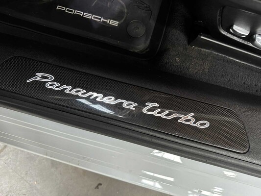 Porsche Panamera Turbo 4.0 V8 549PS Sport-Chrono 2017 -CARBON-